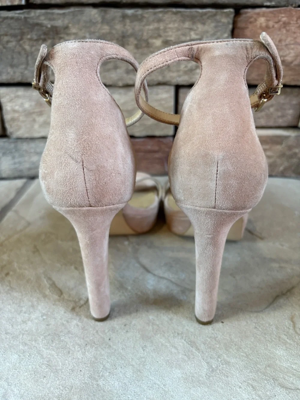 Michael Michael Kors sz 9 tan suede heels